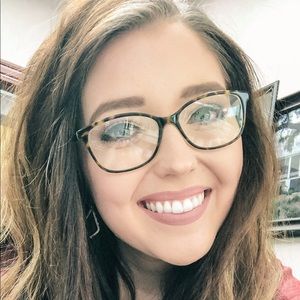 Meet your Posher, Leah